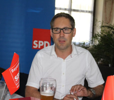 Michael Schrodi aus Fürstenfeldbruck stellte sich den Petershausener SPDlern vor